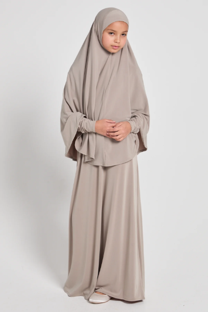 Picture of Dainty Dove Abaya