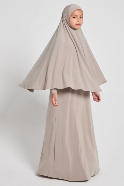 Picture of Dainty Dove Abaya
